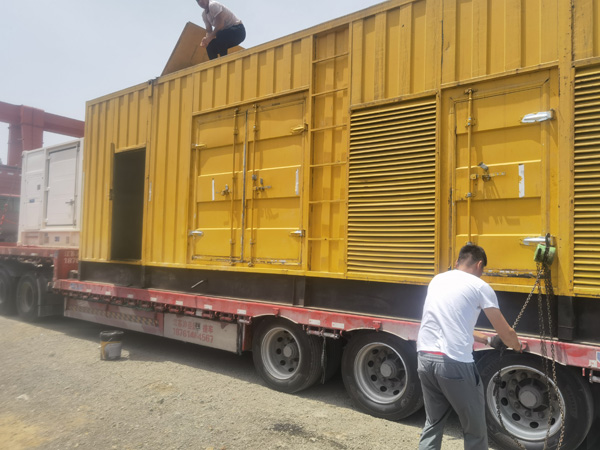 祁门除了负载情况和发动机维护，还有哪些因素会影响 200kw 柴油发电机的油耗？
