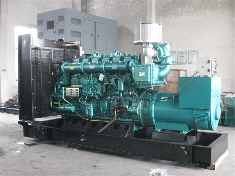 祁门200KW 柴油发电机的油耗是多少？