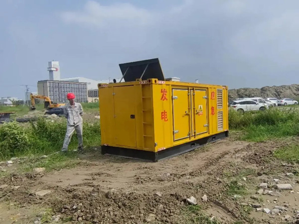 祁门200KW柴油发电机机组每小时的油耗量受哪些因素影响？