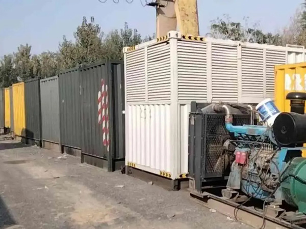 祁门200KW柴油发电机机组每小时油耗是多少？